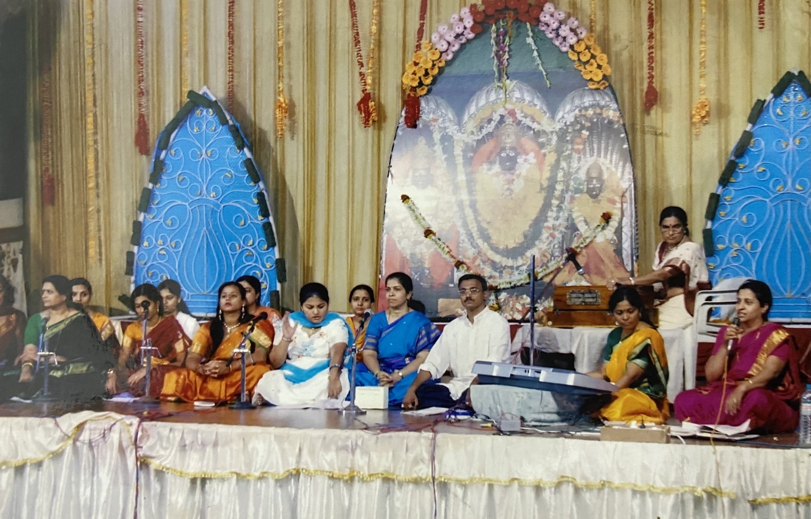 Students of Shree Vishnu Sangeet Vidyalaya performing in Kalaram Temple in year 2014.